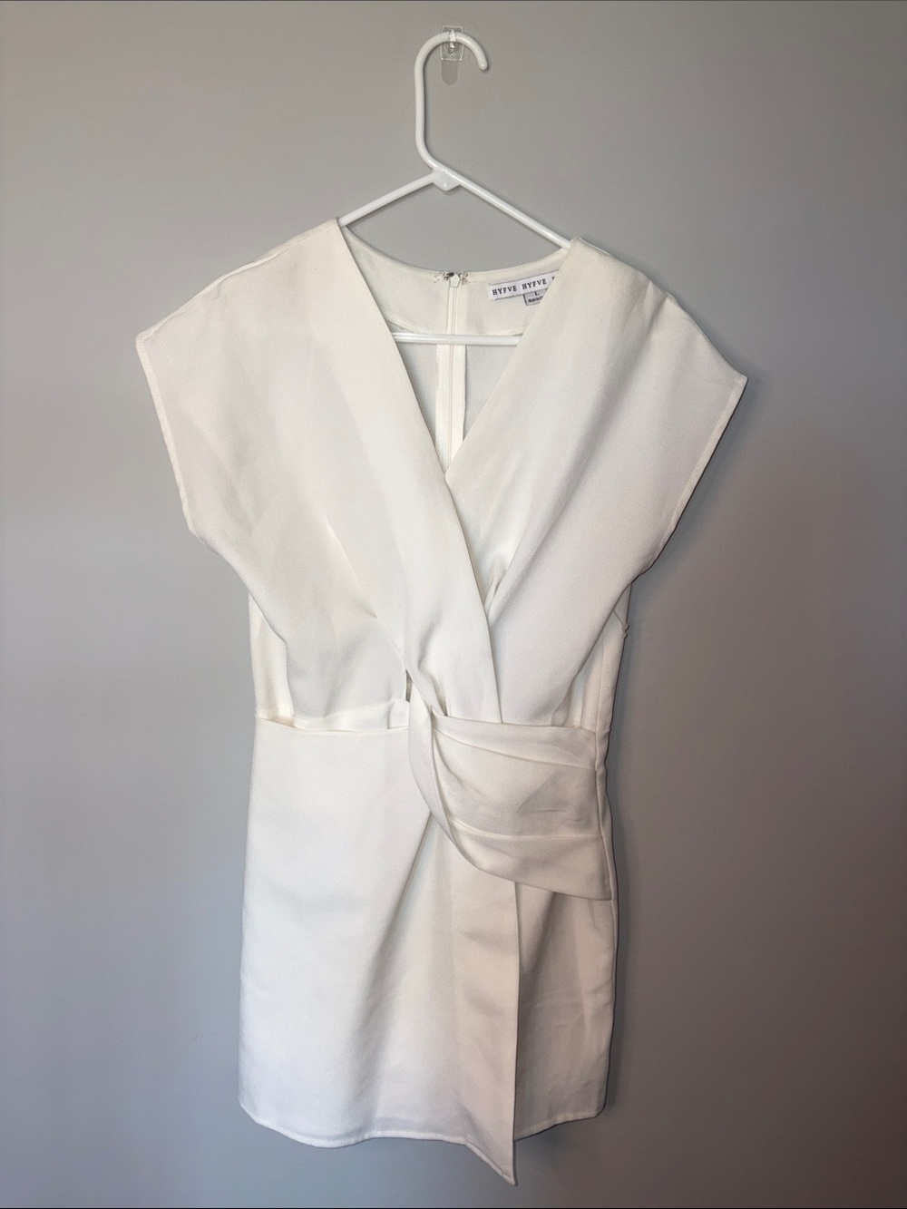 HYFVE White V-Neck Knot-Waist Romper Large